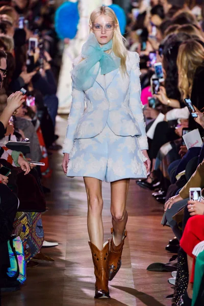 Look 9